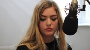 Hettie Steinmore in session on the Jed Shepherd Show